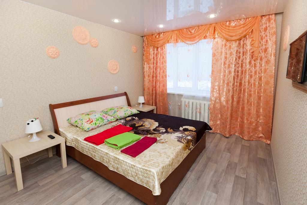 Готель Apartament Novosibirsk Na Ippodromskoy Екстер'єр фото